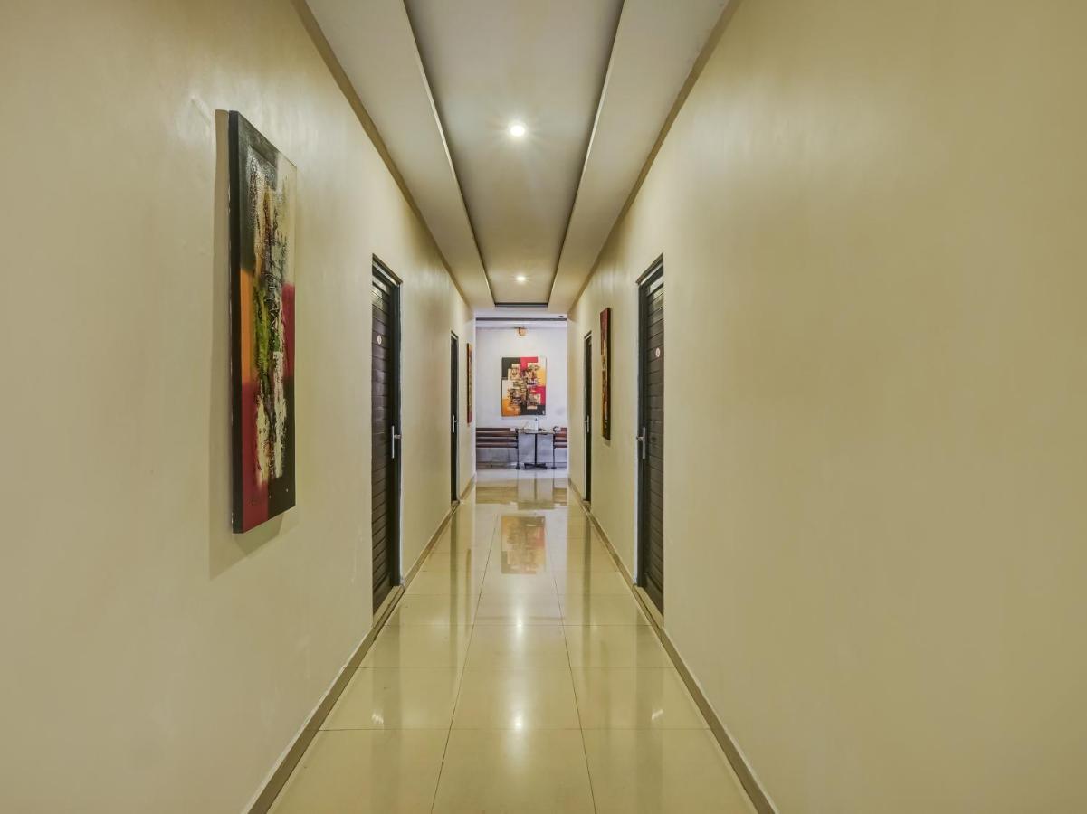 Oyo 90986 Hotel Srikandi Adisucipto Kalasan Ngoại thất bức ảnh