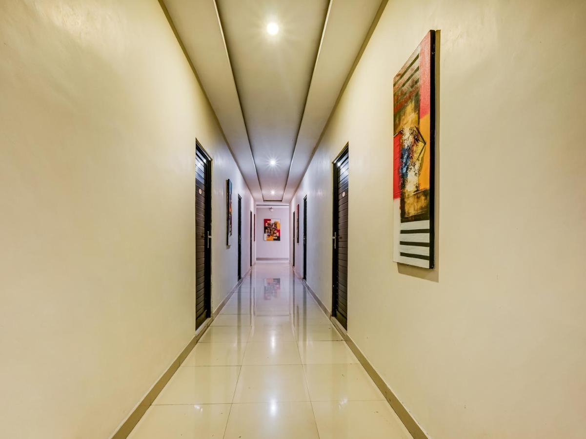 Oyo 90986 Hotel Srikandi Adisucipto Kalasan Ngoại thất bức ảnh
