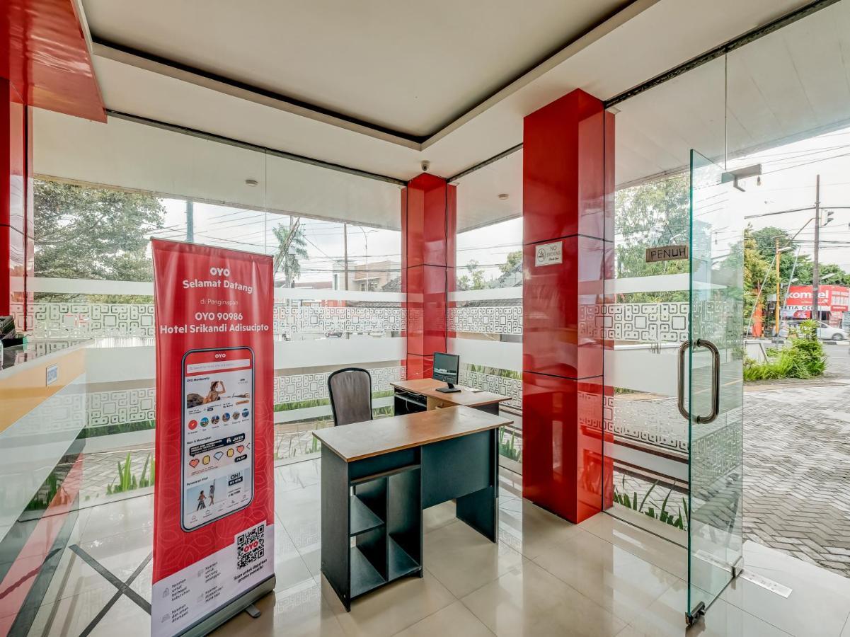 Oyo 90986 Hotel Srikandi Adisucipto Kalasan Ngoại thất bức ảnh